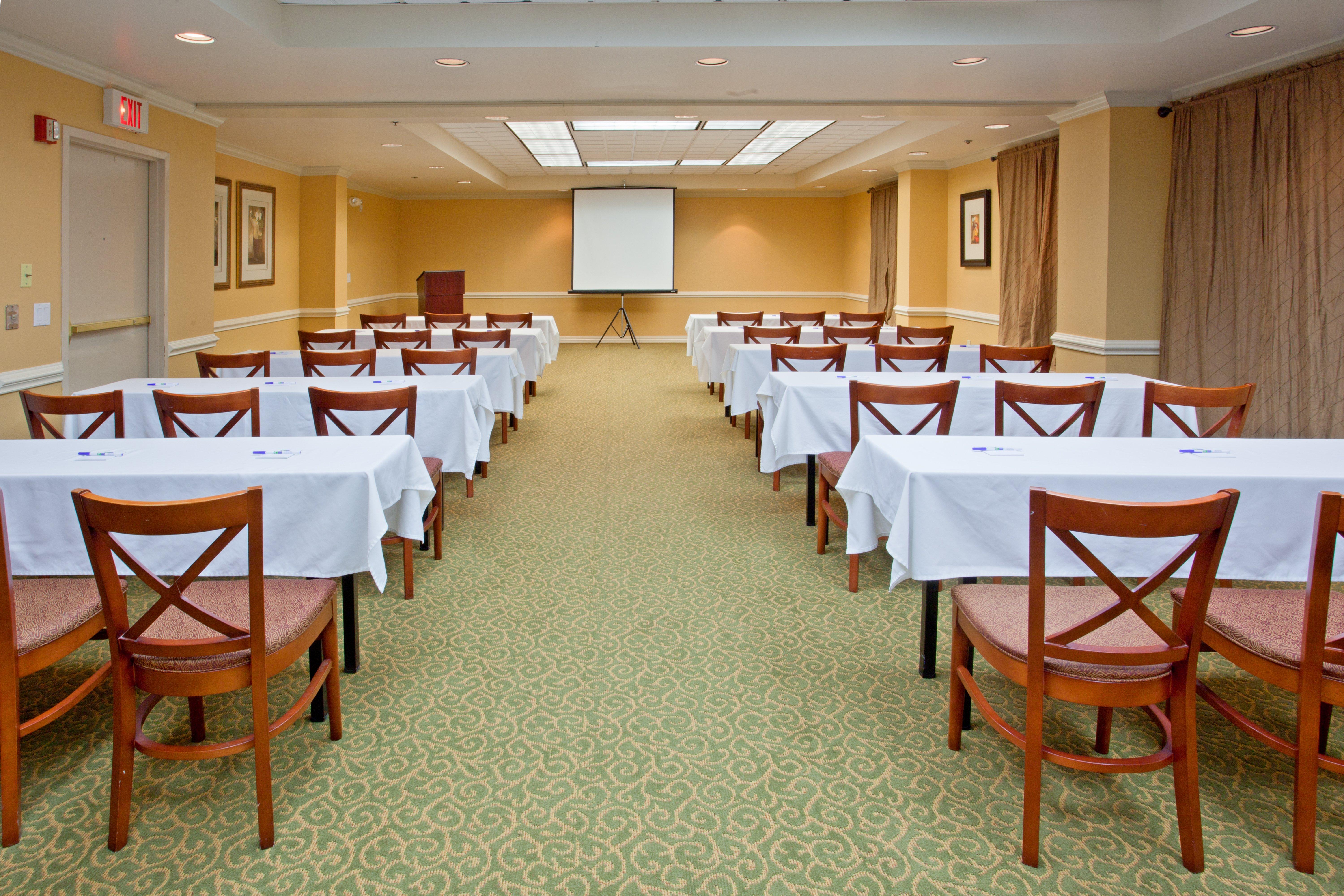 Best Western Plus Sugar Land-Stafford Exterior photo
